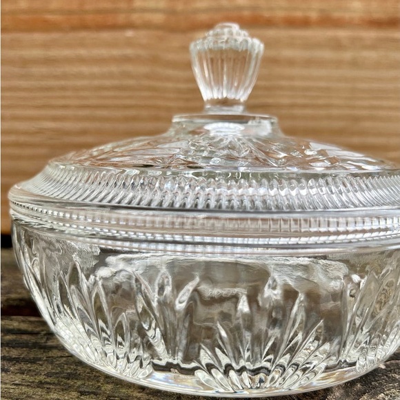 Vintage Avon Cut Clear Candy
Dish Vanity Powder Trinket Box 6"
Diameter - Picture 4 of 9